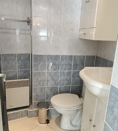 Apt With All Comforts Close To The Beach Apartment